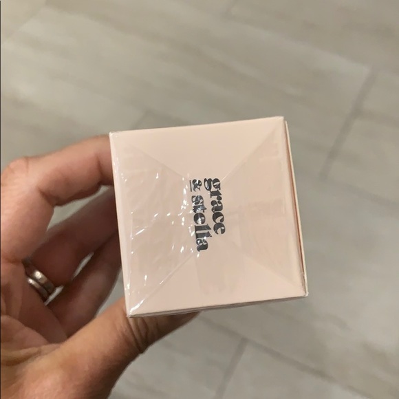 grace & stella Say 'hi' to hydration - Picture 2 of 2